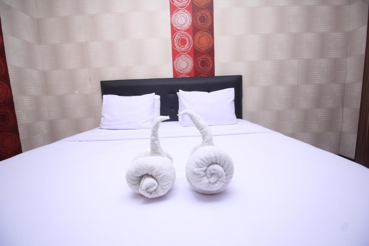Tangkoko Lodge Bitung Экстерьер фото