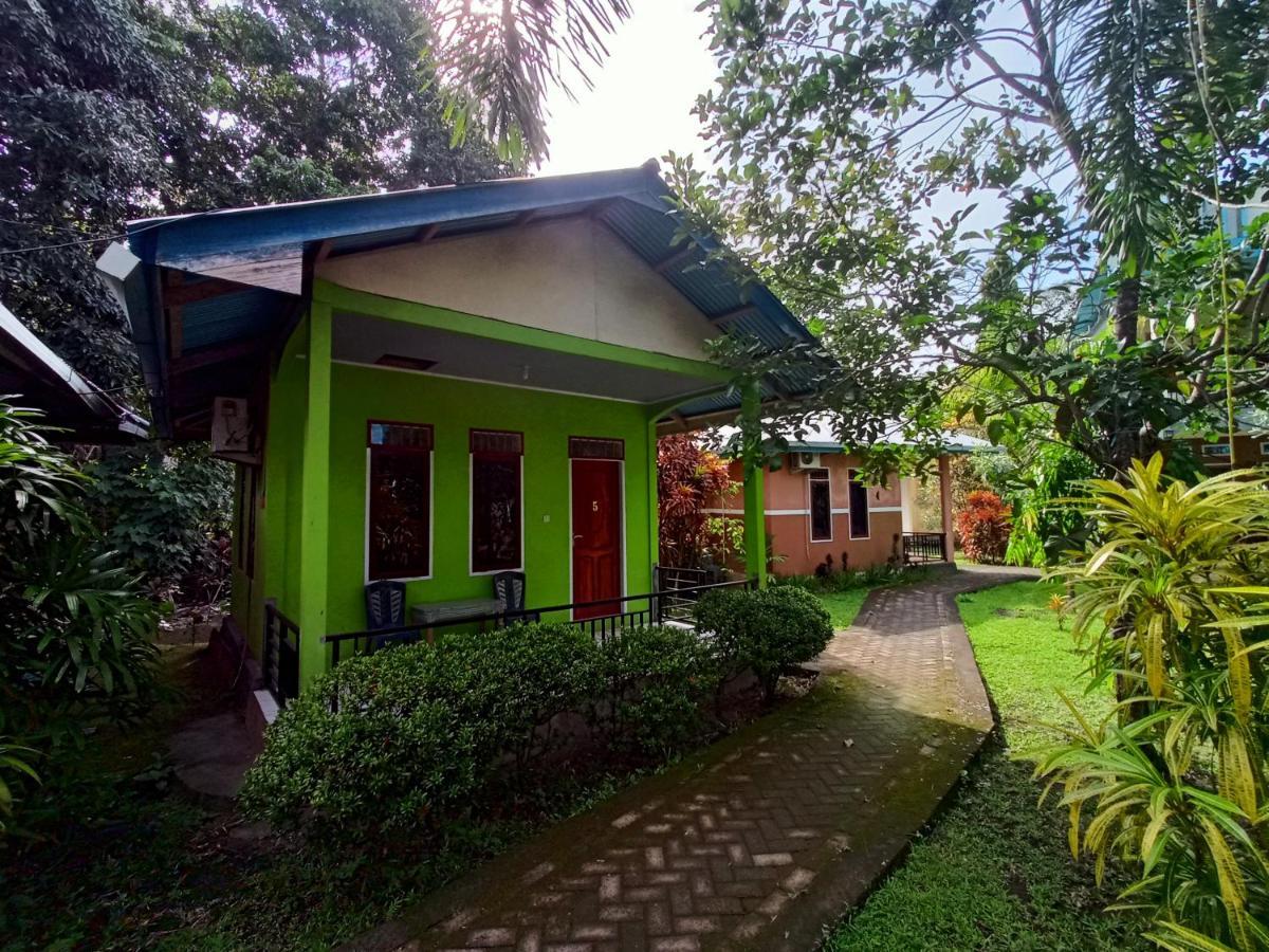 Tangkoko Lodge Bitung Экстерьер фото