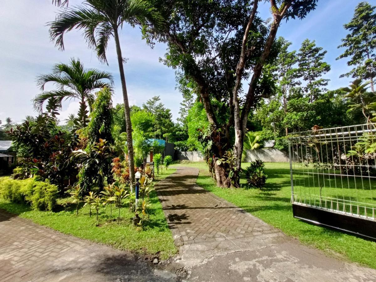 Tangkoko Lodge Bitung Экстерьер фото