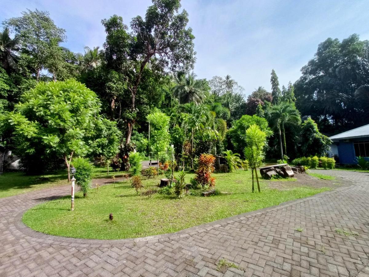 Tangkoko Lodge Bitung Экстерьер фото
